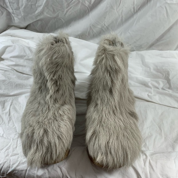 Women  SALVATORE FERRAGAMO fur light grey ankle booties 5.5 C - Picture 5 of 13